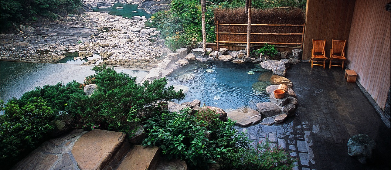 Chuyến Hành Trình Hai Ngày đến Suối Nước Nóng Ô Lai