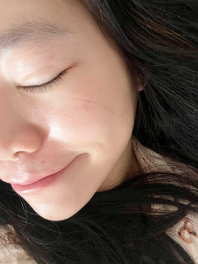 [分享] 亮亮系列乳和嫩膚膜實際肌膚發亮照