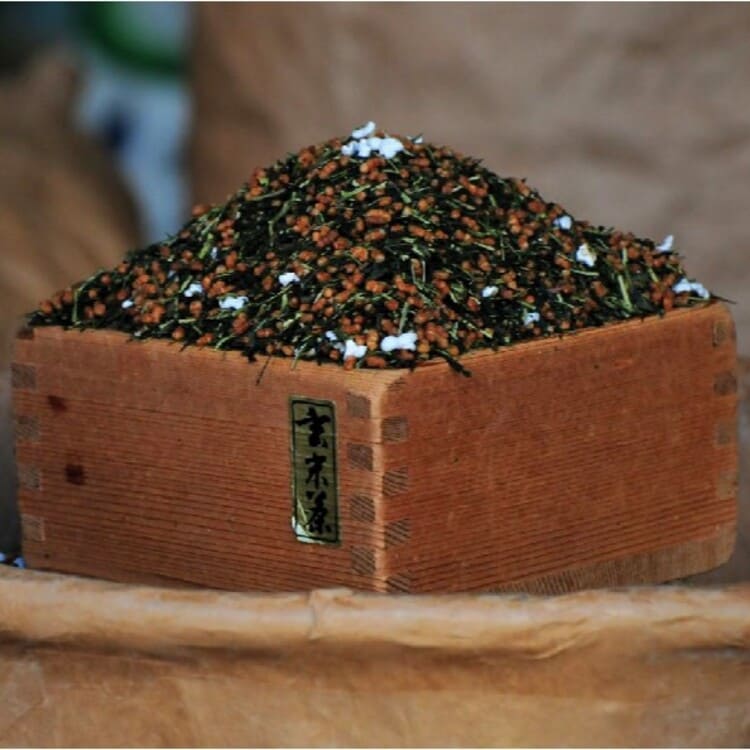 辻利茶舗 玄米茶混合粳米的茶葉外觀